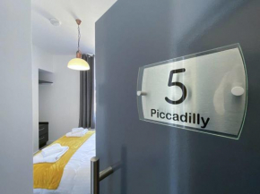 Picadilly by Pureserviced Superior Rooms